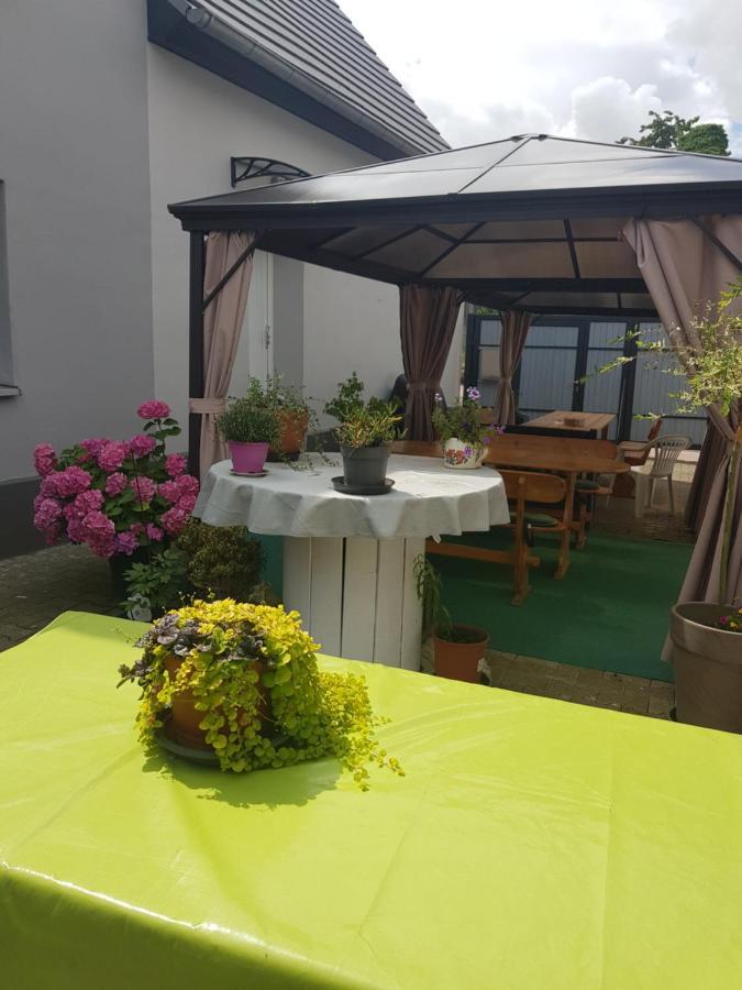 Gastehaus Nickolai Apartment Flomborn Exterior photo